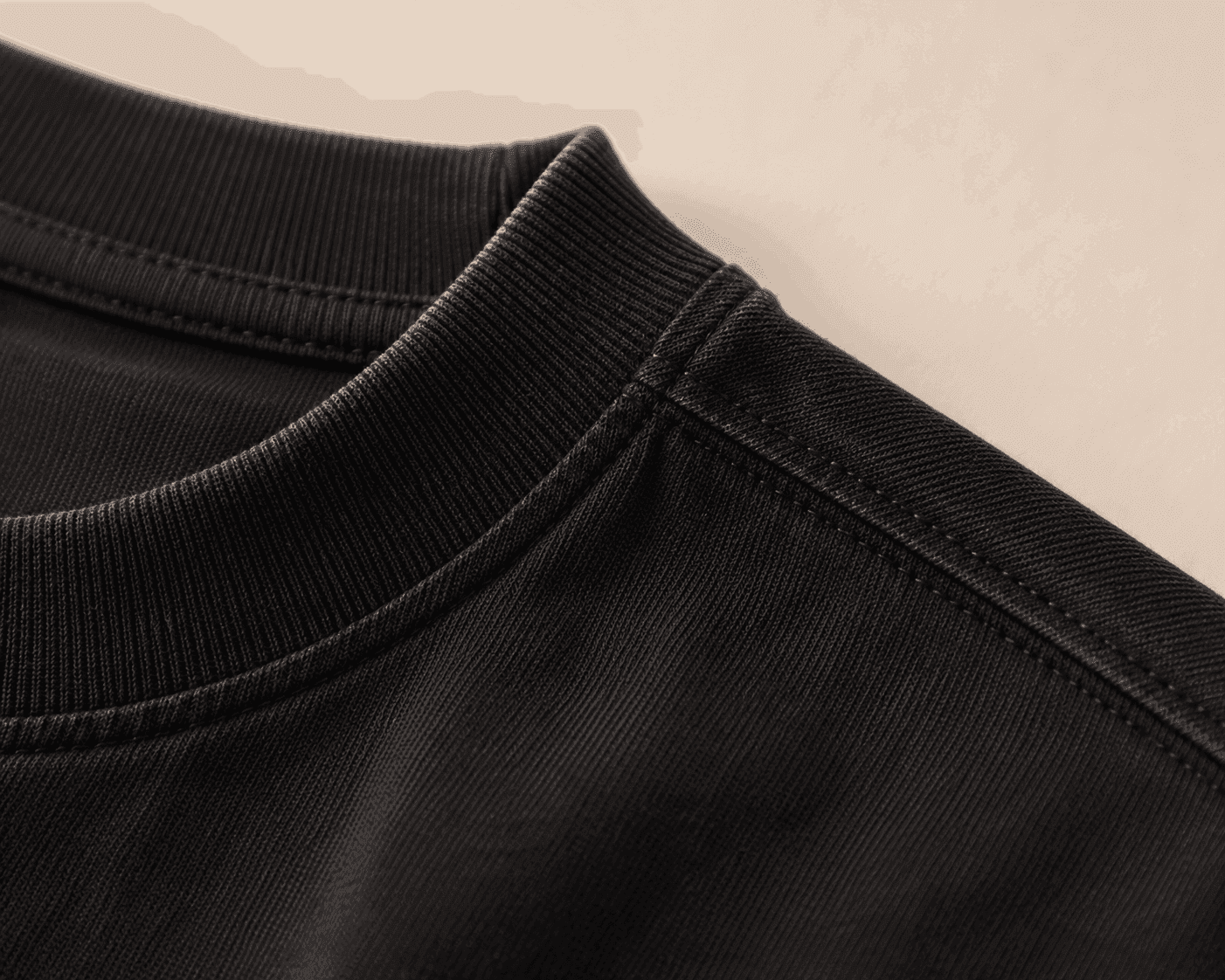 CENTRE 001 in black, heavyweight cotton and collar detail